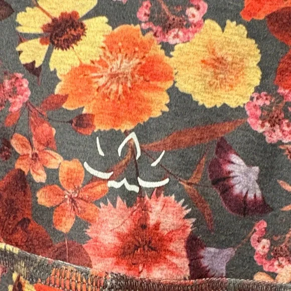 Beyond Yoga Multicolor Floral Leggings NWOT - Picture 3 of 3